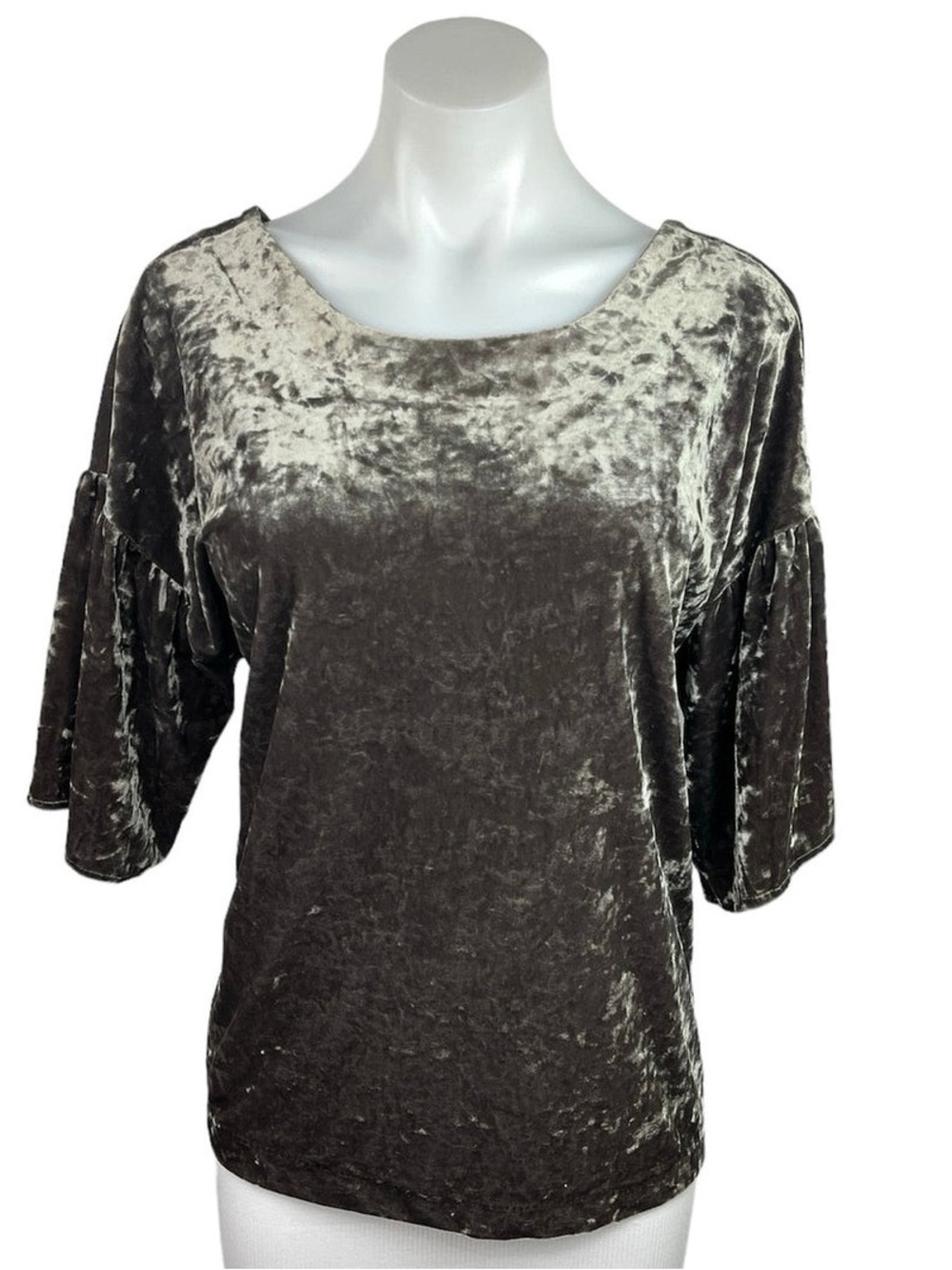bobeau Crushed Velvet Scoop Neck Top in Olive